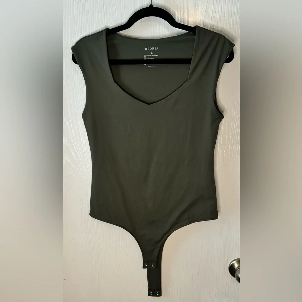 REORIA Women's Sexy Casual V Neck Double Lined Sleeveless Going Out Bodysuit - Picture 3 of 4